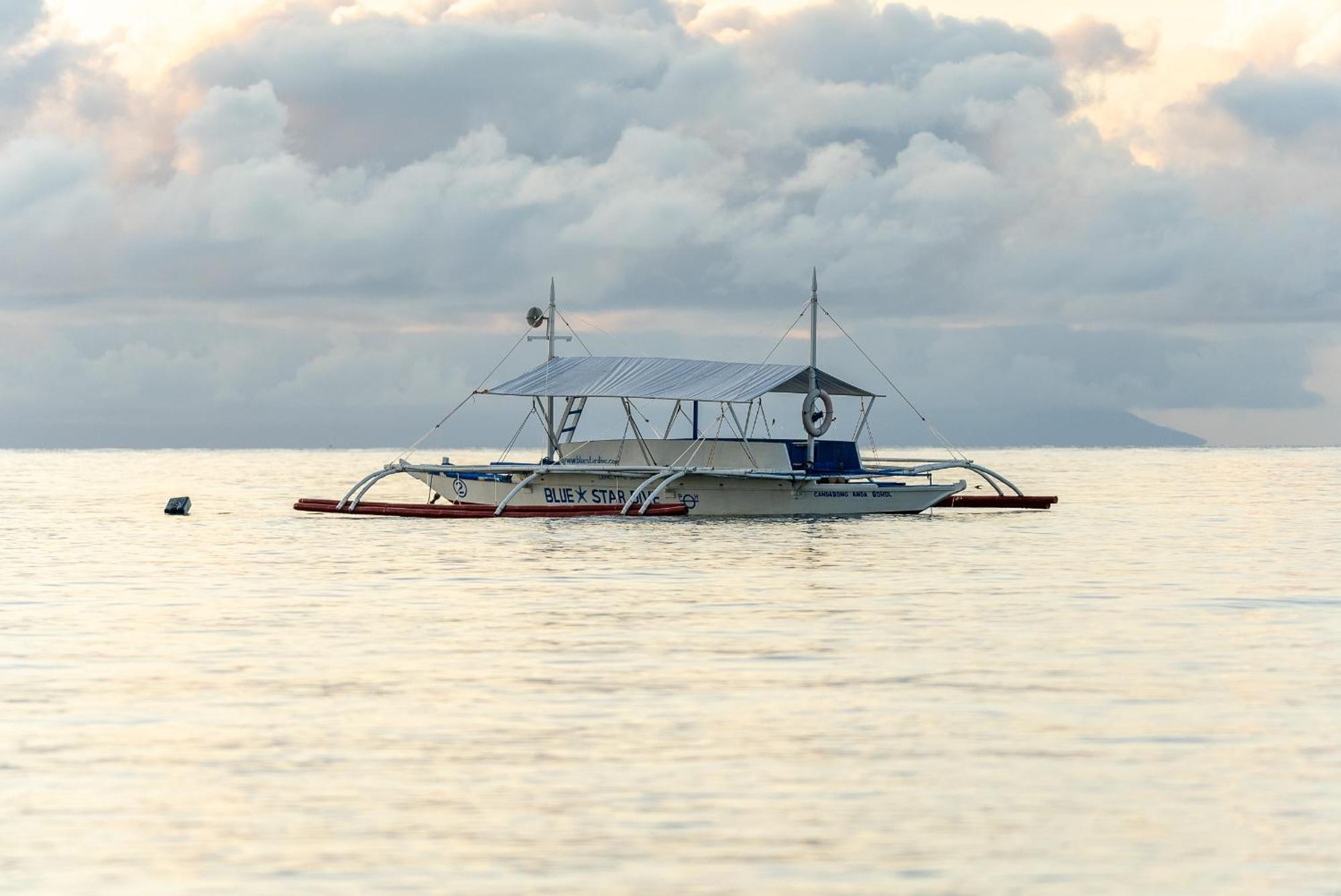 Blue Star Dive And Resort Анда Екстер'єр фото
